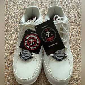 Sketchers white S7 slip resistant women